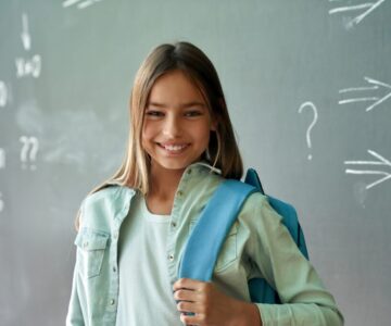 w wymiarze 10 godzin zegarowych w ciągu miesiąca