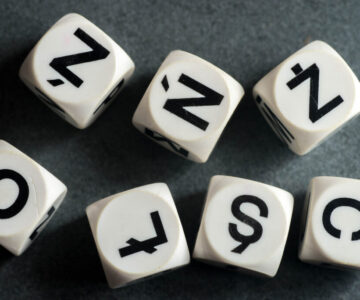 w wymiarze 10 godzin zegarowych w ciągu miesiąca