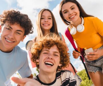 w wymiarze 20 godzin zegarowych w ciągu miesiąca