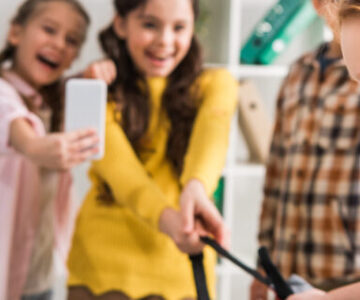 Cyberprzemoc wśród dzieci i młodzieży- jak reagować wobec dzieci doświadczających i stosujących cyberprzemoc